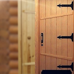 Какую входную дверь лучше поставить в баню