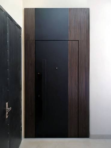 Дверь с двухцветной панелью МДФ