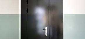 Фото дверей в тамбур и подъезд