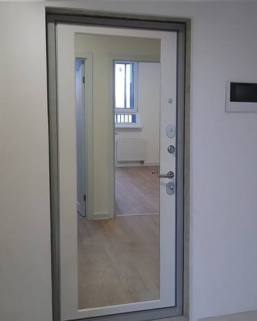 Входная дверь МДФ с зеркалом
