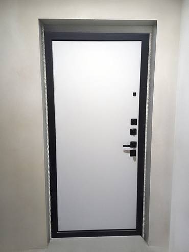 Входная дверь с панелями МДФ