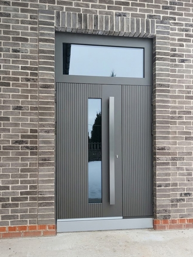 Установленная дверь